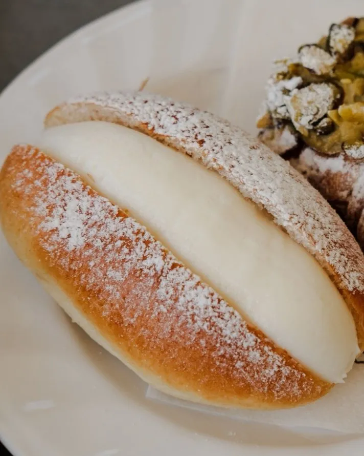 Maritozzo con panna